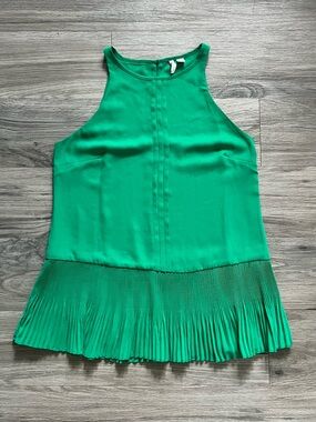 Women’s Green Pleated-Hem Tank Top